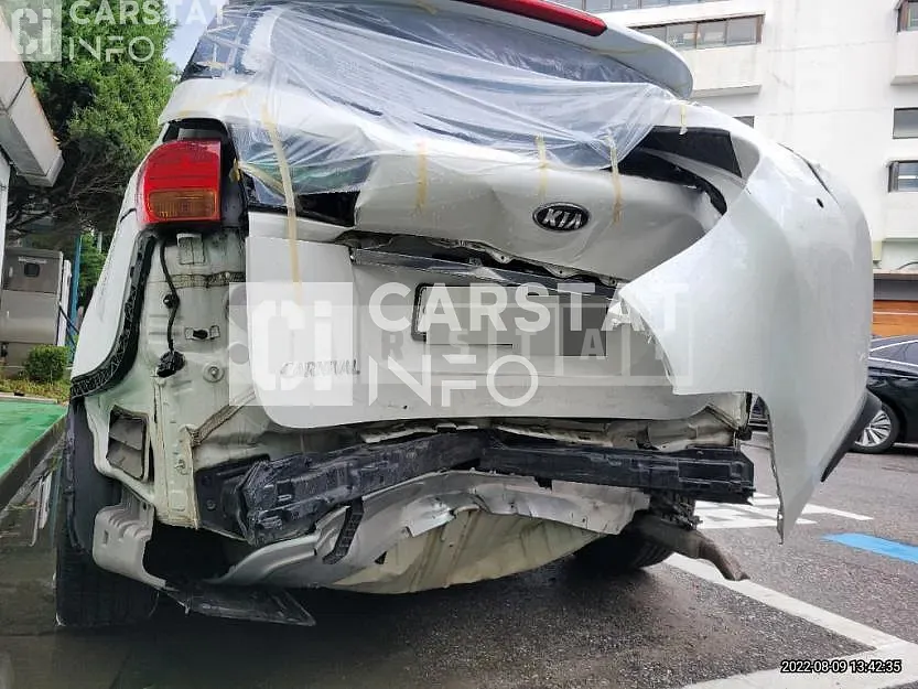 Photo 2 of 13: 2014 Kia Carnival 9 -Seater — Korean insurance auction