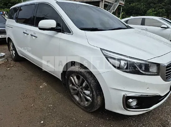 Photo 2 of 26: 2018 Kia Carnival — Korean insurance auction