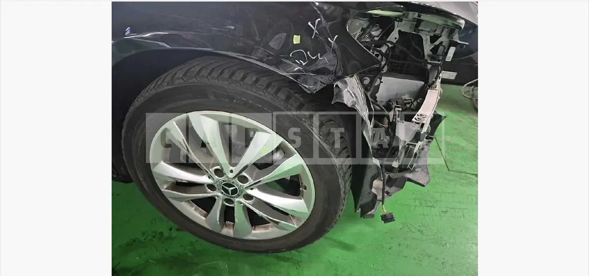 Photo 2 of 17: 2019 Mercedes-Benz C220 d — Korean insurance auction
