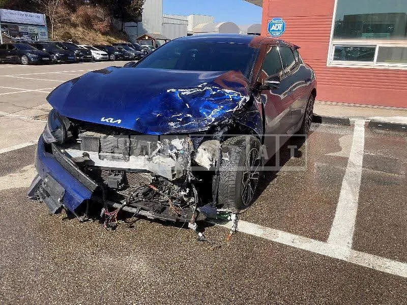 Photo 2 of 48: 2022 Kia EV6, VIN KNAC581CPNA055321 — Korean insurance auction