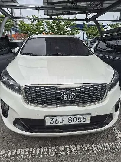 Photo 1 of 33: 2017 Kia Sorento, VIN KNAPS81BBJA425336 — Korean insurance auction