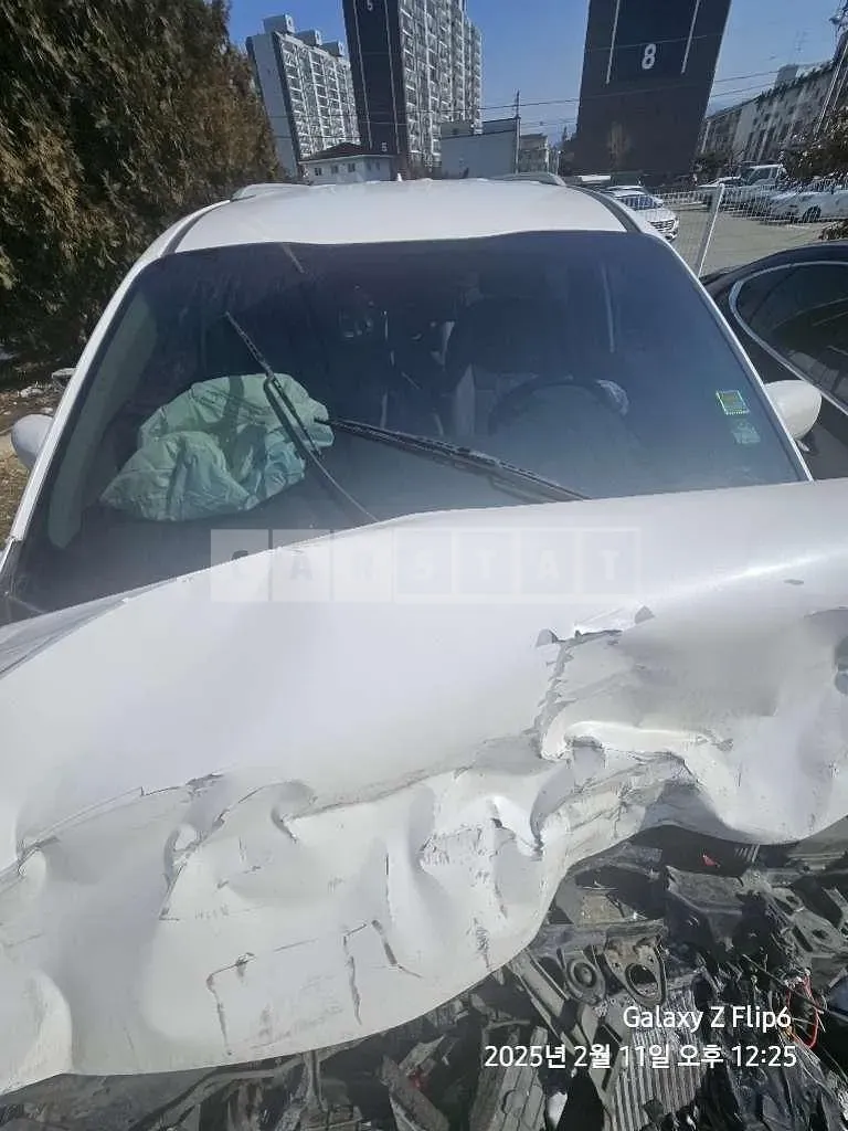 Photo 2 of 3: 2014 Kia Carnival 9 -Seater — Korean insurance auction
