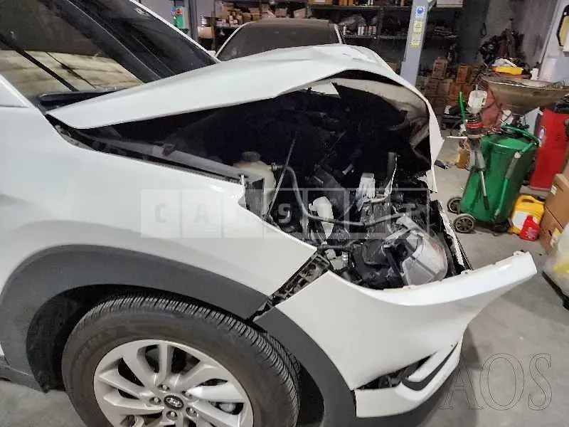 Photo 2 of 24: 2016 Hyundai Tucson, VIN KMHJ3815GGU040832 — Korean insurance auction