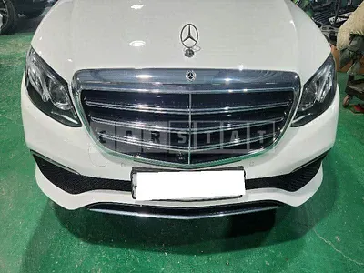 Photo 1 of 48: 2016 Mercedes-Benz E300 4Matic, VIN WDDZF4KB3HA085763 — Korean insurance auction