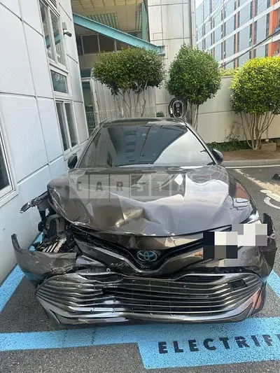 Photo 1 of 68: 2019 Toyota Camry Hybrid — Korean insurance auction