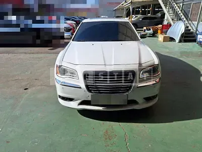 Photo 1 of 34: 2015 Mercedes-Benz Chrysler 300C — Korean insurance auction