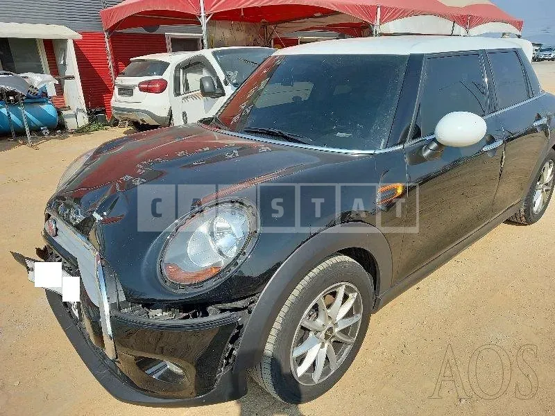 Photo 2 of 13: 2015 MINI Cooper D Five-Door, VIN WMWXT3101F2B74873 — Korean insurance auction