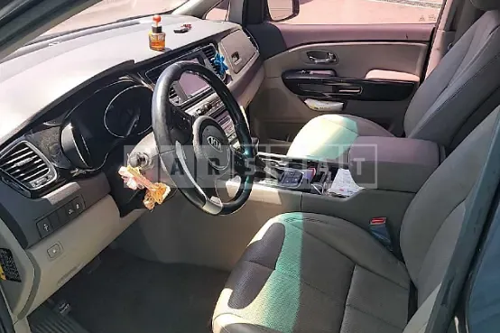 Photo 2 of 24: 2017 Kia Carnival Limousine, VIN KNAMB81ABHS297217 — Korean insurance auction