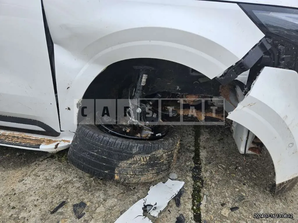 Photo 2 of 14: 2024 Kia Carnival — Korean insurance auction