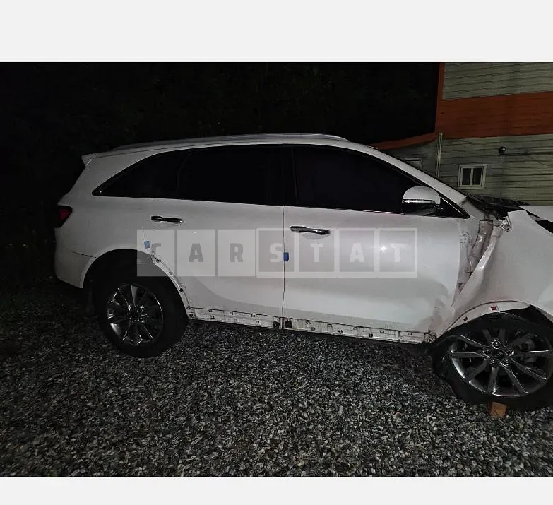 Photo 2 of 14: 2017 Kia Sorento — Korean insurance auction
