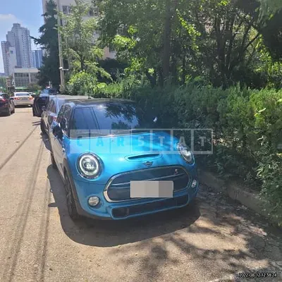 Photo 1 of 6: 2018 MINI Bokni Cooper S Five-Door — Korean insurance auction