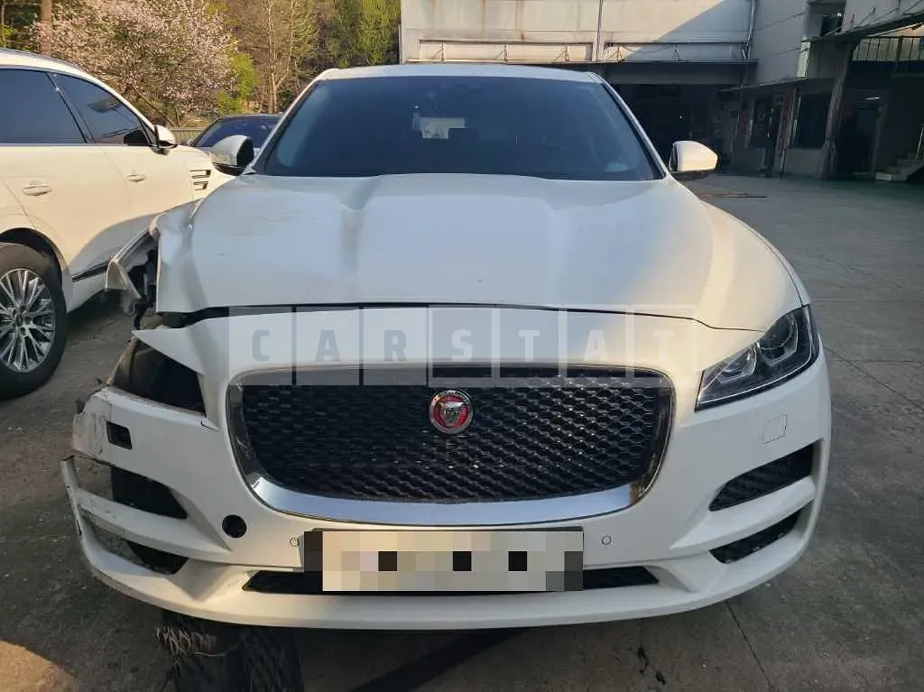 Photo 2 of 23: 2017 Jaguar F-Pace 20d — Korean insurance auction