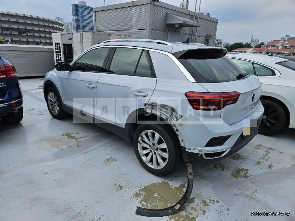 Photo 2 of 14: 2021 Volkswagen T-Rock 2.0 TDI — Korean insurance auction