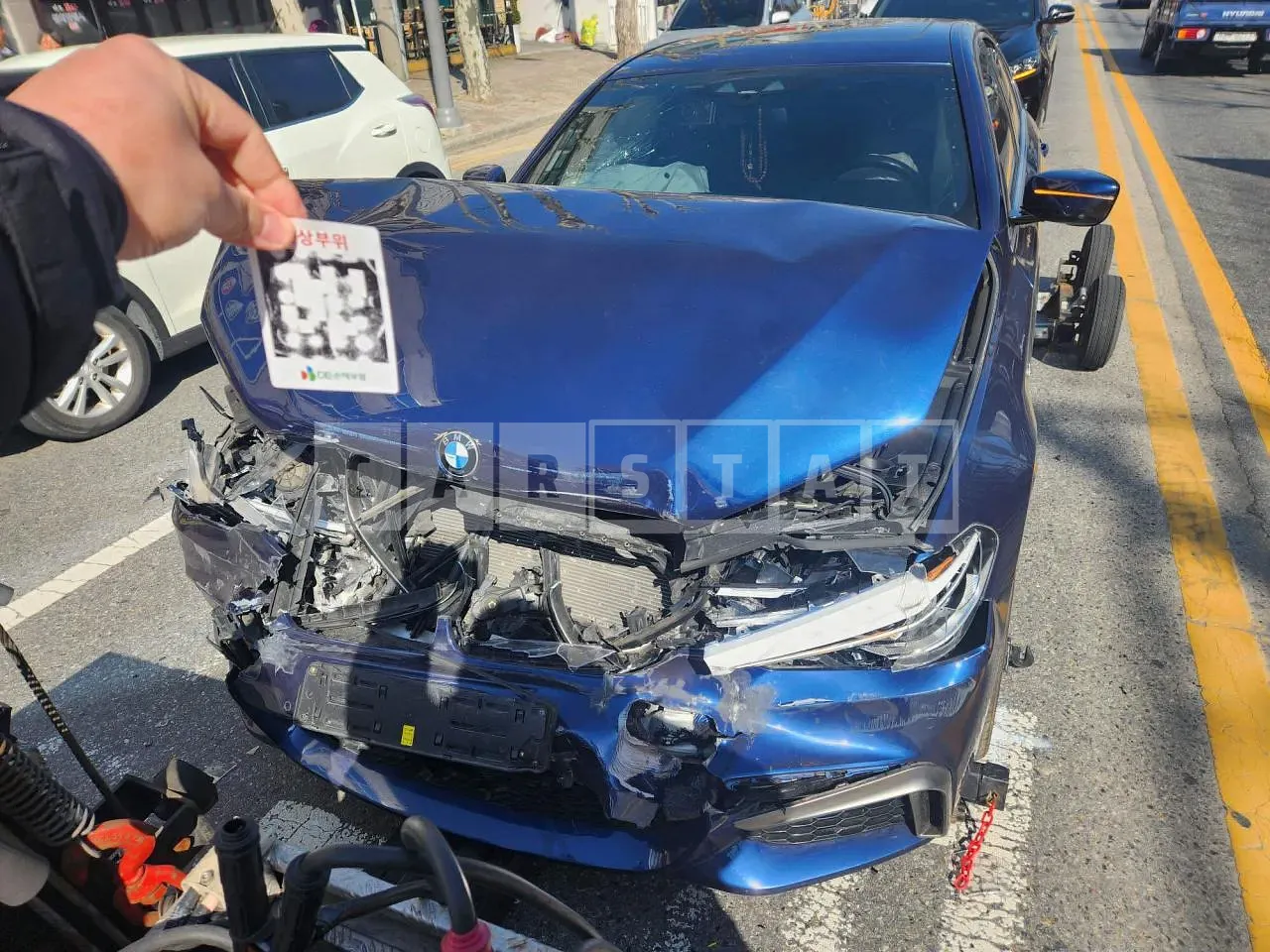 Photo 2 of 15: 2018 BMW 520d xDrive, VIN WBAJC5103JWE55446 — Korean insurance auction