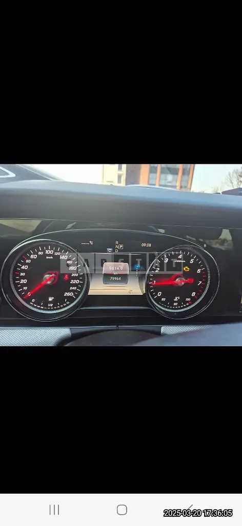 Photo 2 of 40: 2018 Mercedes-Benz E200 — Korean insurance auction