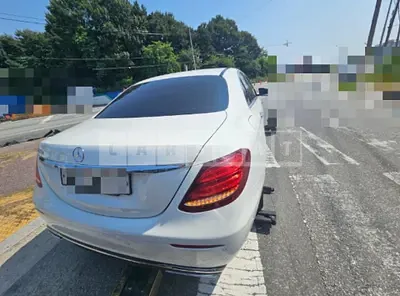 Photo 1 of 3: 2016 Mercedes-Benz E220d, VIN WDDZF0EB3HA064562 — Korean insurance auction