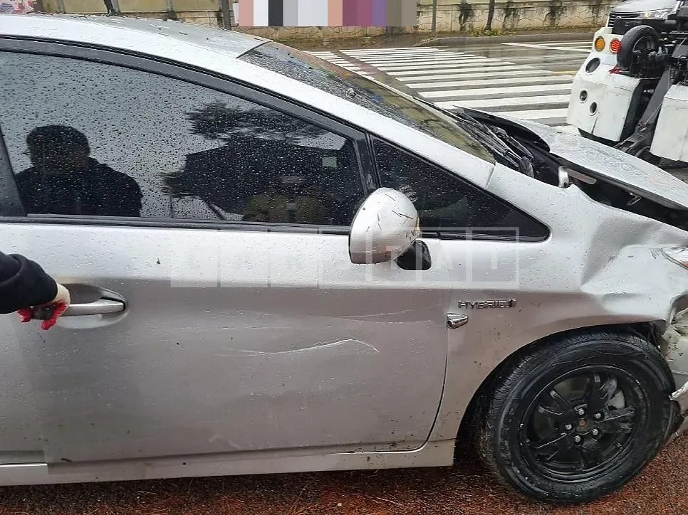Photo 2 of 9: 2015 Toyota Prius — Korean insurance auction
