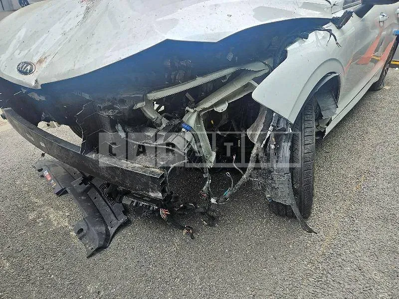 Photo 2 of 15: 2021 Kia K5 — Korean insurance auction