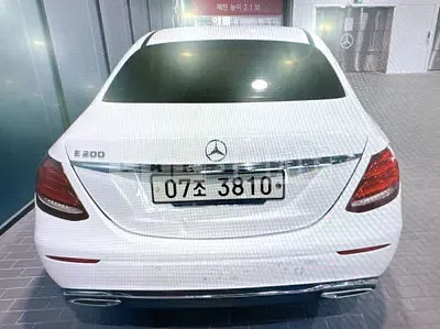 Photo 1 of 19: 2017 Mercedes-Benz E 200 — Korean insurance auction