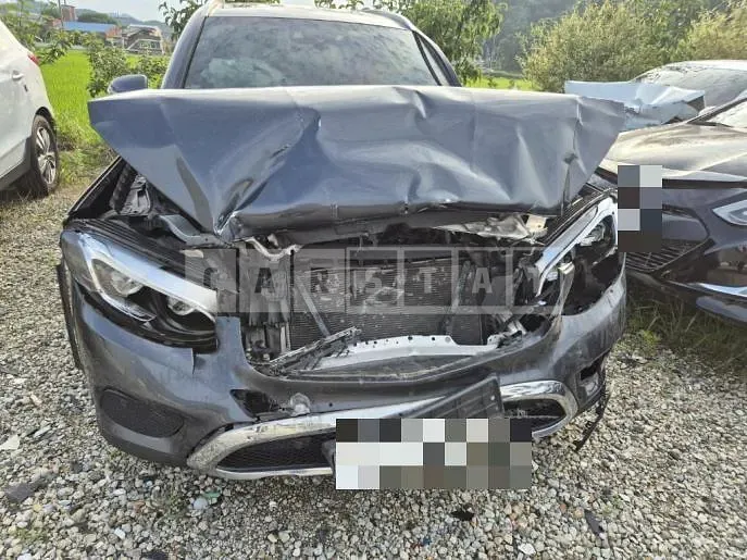 Photo 2 of 10: 2016 Mercedes-Benz GLC220 d 4Matic — Korean insurance auction