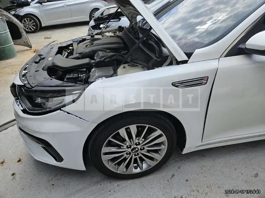 Photo 2 of 38: 2019 Kia K5 — Korean insurance auction