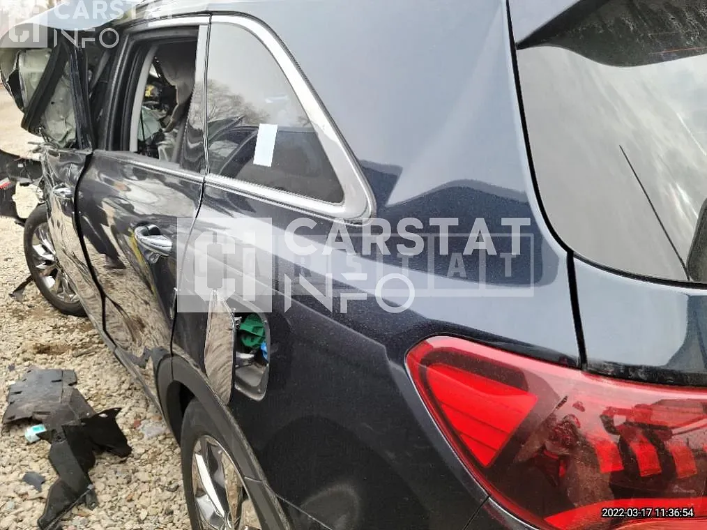 Photo 2 of 12: 2018 Kia Sorento 2.0, VIN KNAPG81ABKA502121 — Korean insurance auction