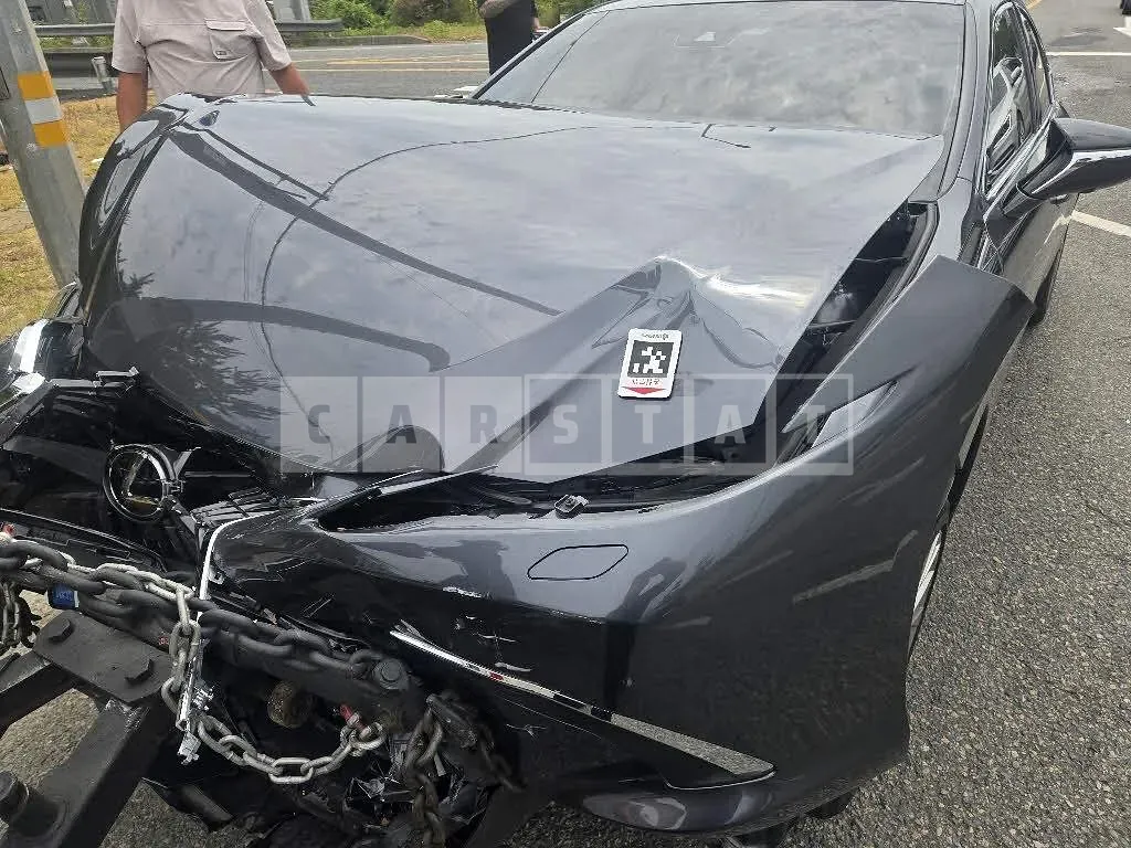 Photo 2 of 16: 2024 Lexus ES300h, VIN JTHBA1C17S2028626 — Korean insurance auction