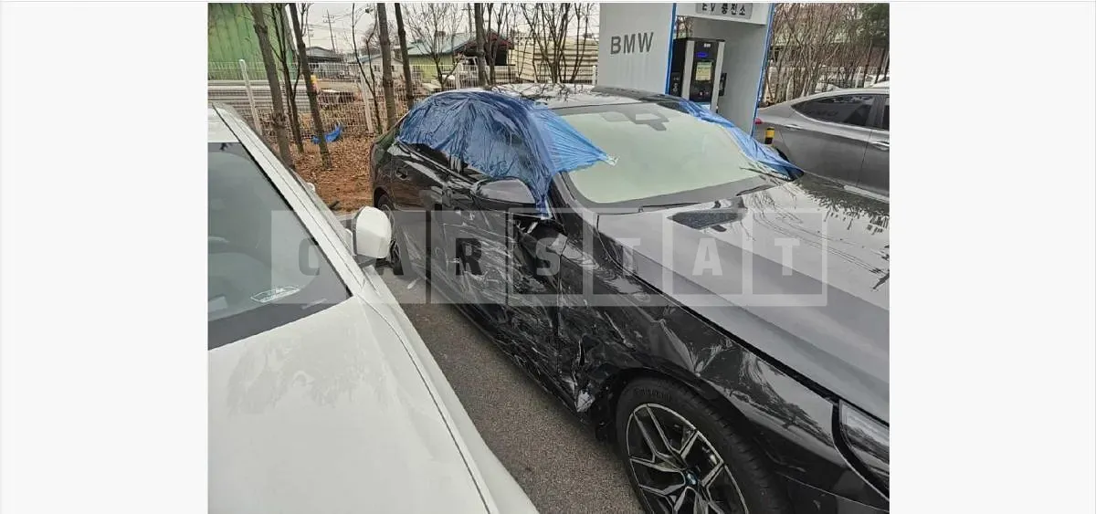 Photo 2 of 47: 2025 BMW 520i — Korean insurance auction
