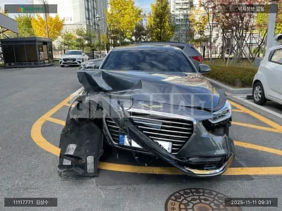 Photo 1 of 13: 2017 Hyundai Genesis EQ900, VIN KMHG541HDHU029641 — Korean insurance auction