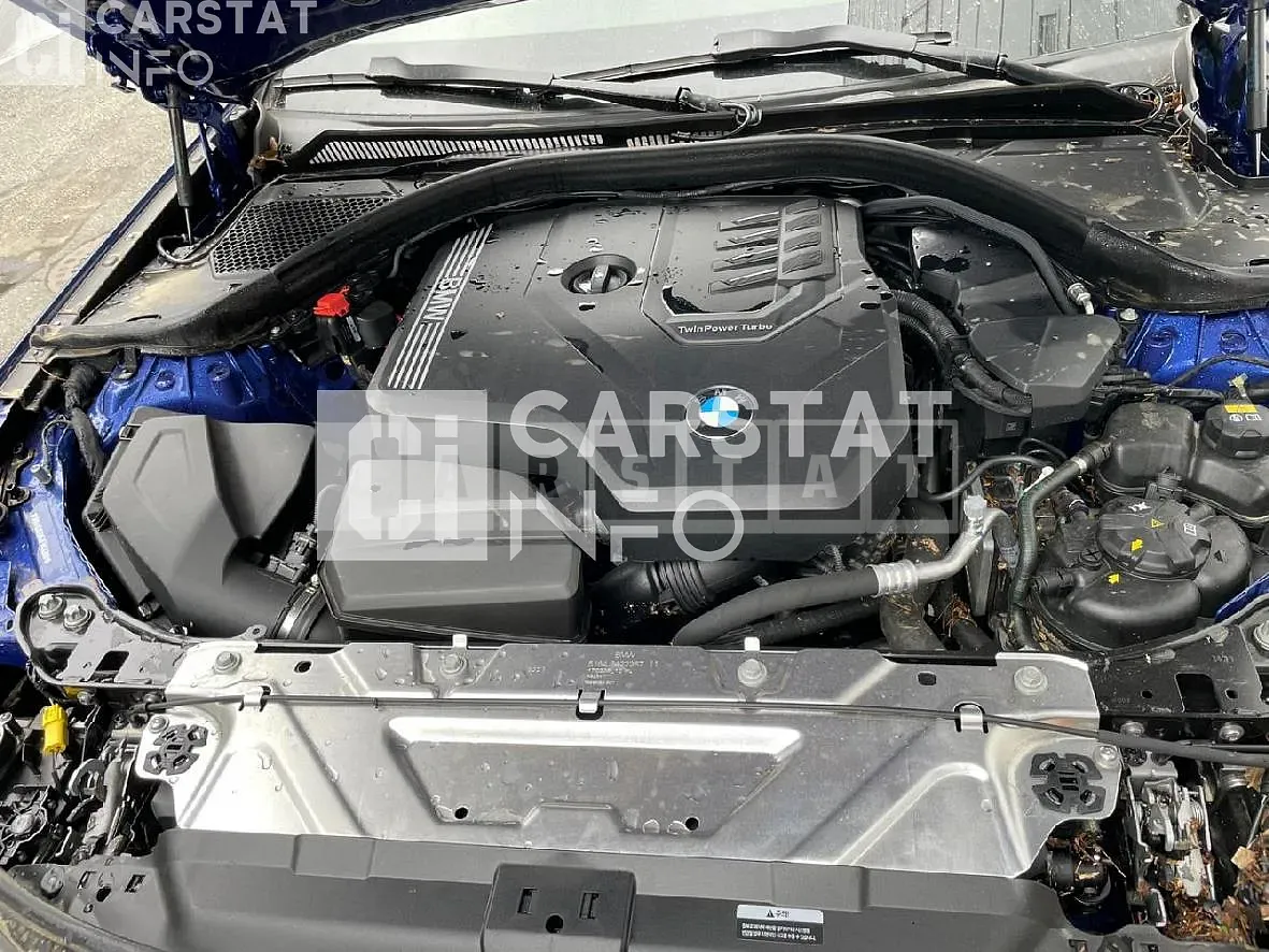 Photo 2 of 9: 2022 BMW Calm 320i — Korean insurance auction