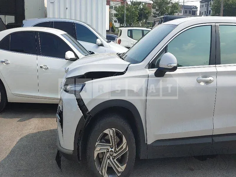 Photo 2 of 33: 2020 Hyundai Santa Fe, VIN KMHS281HGMU311613 — Korean insurance auction