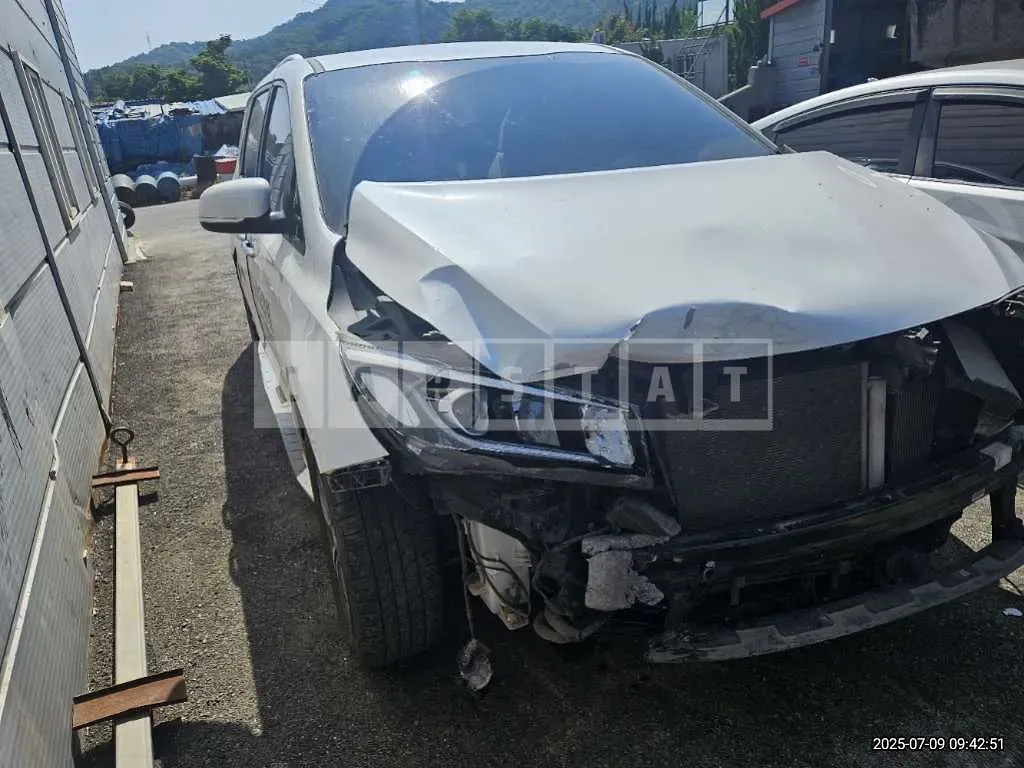 Photo 2 of 4: 2020 Kia Carnivals — Korean insurance auction