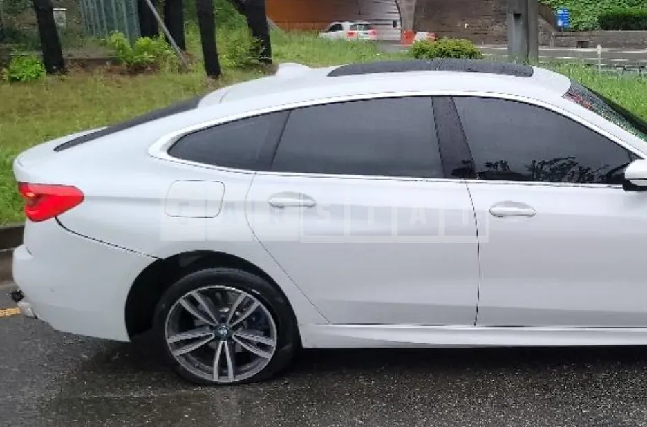 Photo 2 of 11: 2021 BMW 620d xDrive, VIN WBAJY0103MCF76665 — Korean insurance auction