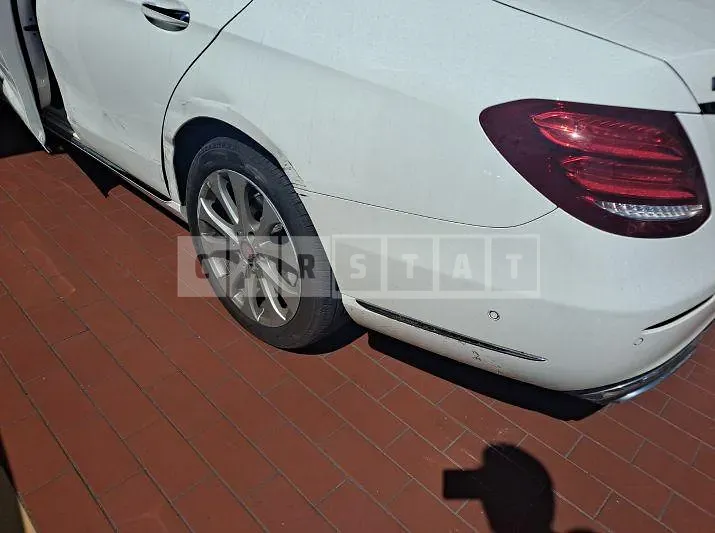 Photo 2 of 22: 2016 Mercedes-Benz E220 d, VIN WDDZF0EBXHA053395 — Korean insurance auction
