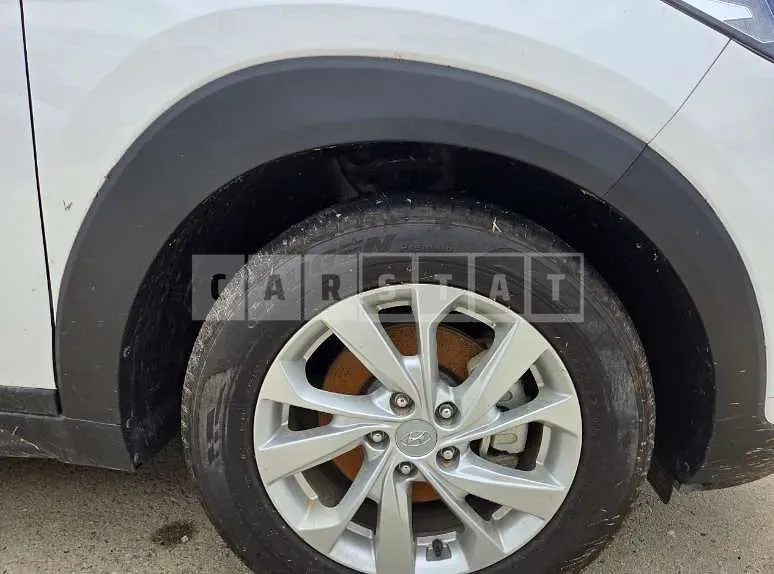 Photo 2 of 16: 2019 Hyundai Tucson TL — Korean insurance auction