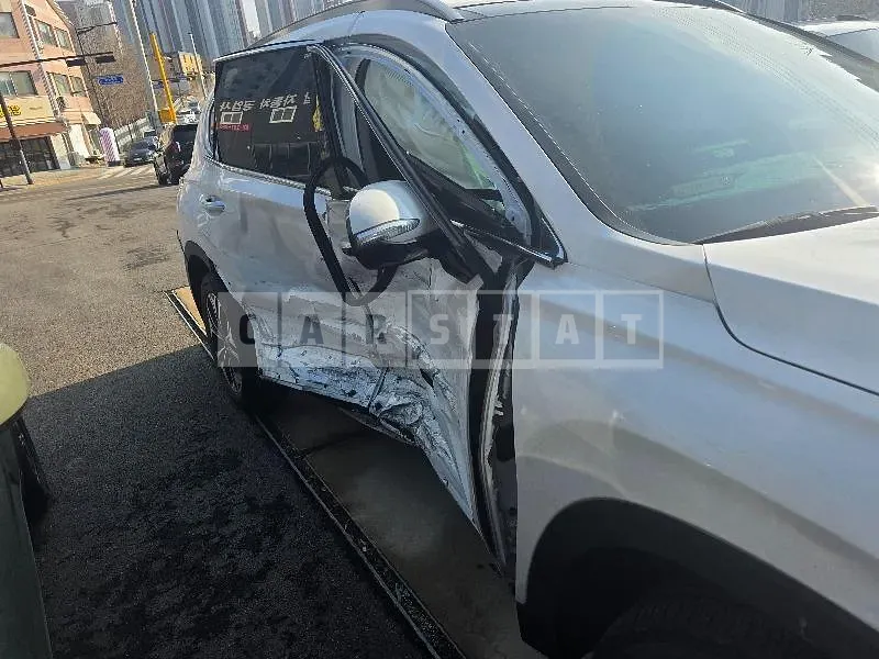 Photo 2 of 13: 2019 Hyundai Santa Fe TM — Korean insurance auction