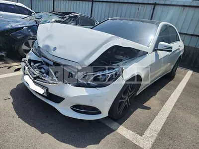 Photo 1 of 14: 2016 Mercedes-Benz E250 BlueTec 4Matic, VIN WDDHF9HB7GB217108 — Korean insurance auction