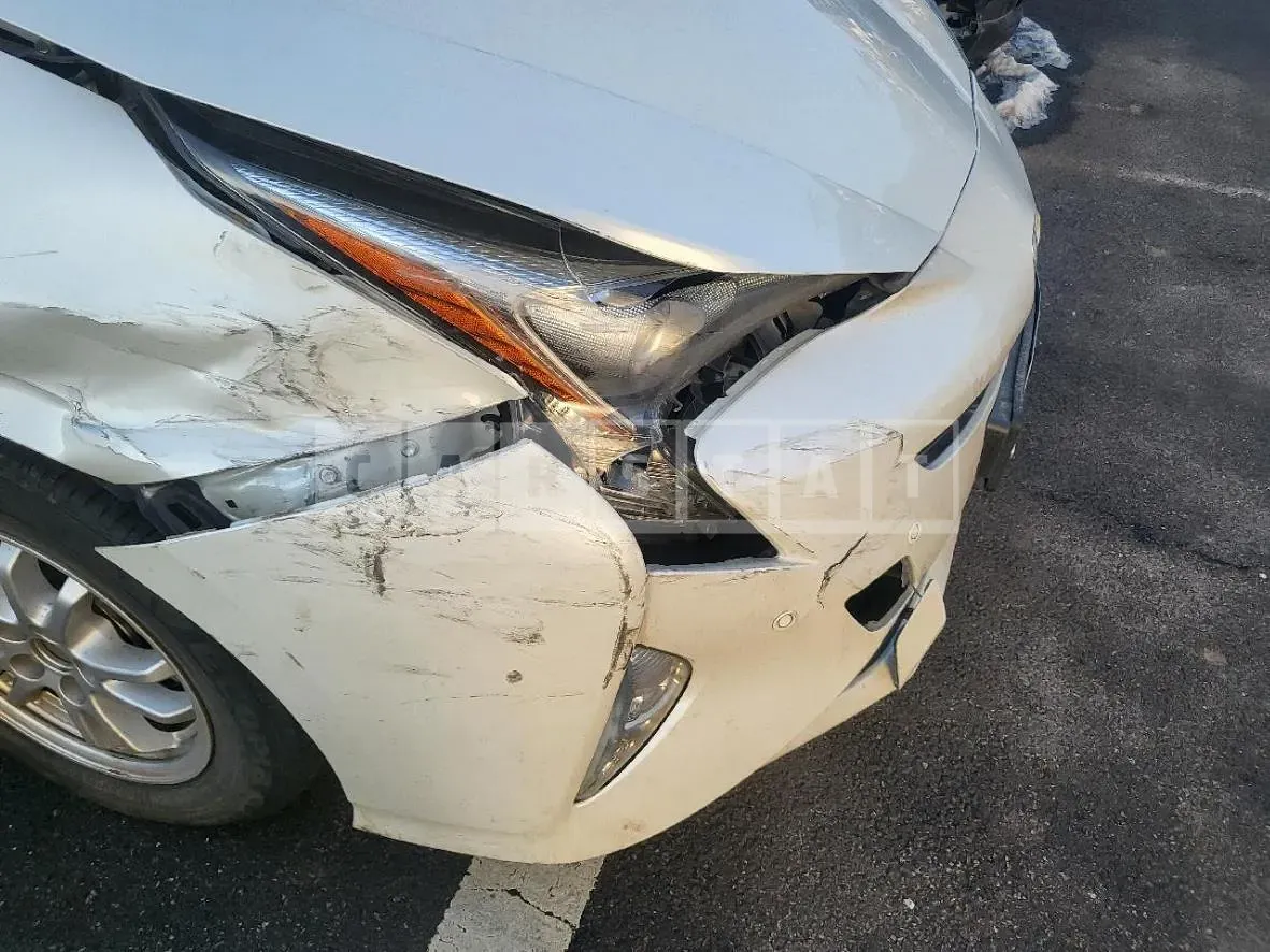 Photo 2 of 18: 2017 Toyota Prius, VIN JTDKBRFU1H3580077 — Korean insurance auction