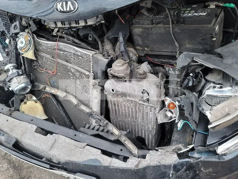Photo 2 of 18: 2018 Kia K5, VIN KNAGX417GJA229614 — Korean insurance auction