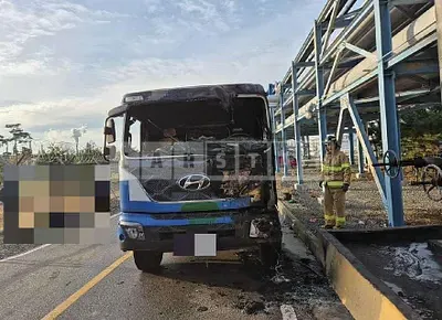 Photo 1 of 49: 2022 Hyundai Pavis Gross Weight 17 Tons — Korean insurance auction