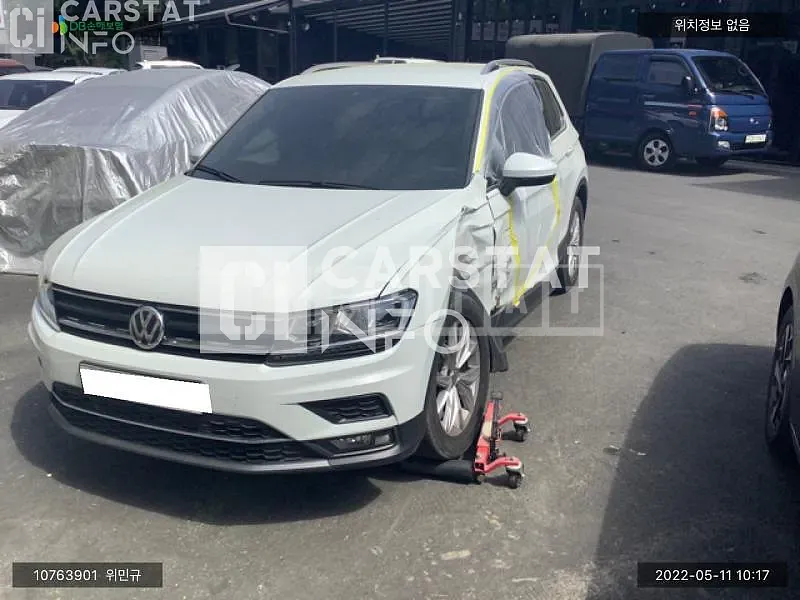 Photo 2 of 12: 2018 Volkswagen Tiguan 2.0 TDI, VIN WVGZZZ5NZJW916566 — Korean insurance auction