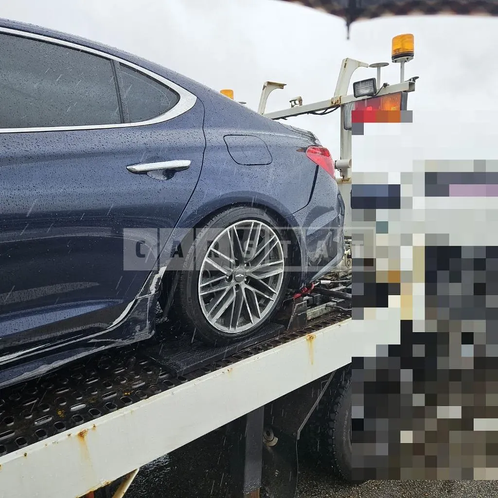 Photo 2 of 14: 2018 Genesis G70 2.0T — Korean insurance auction
