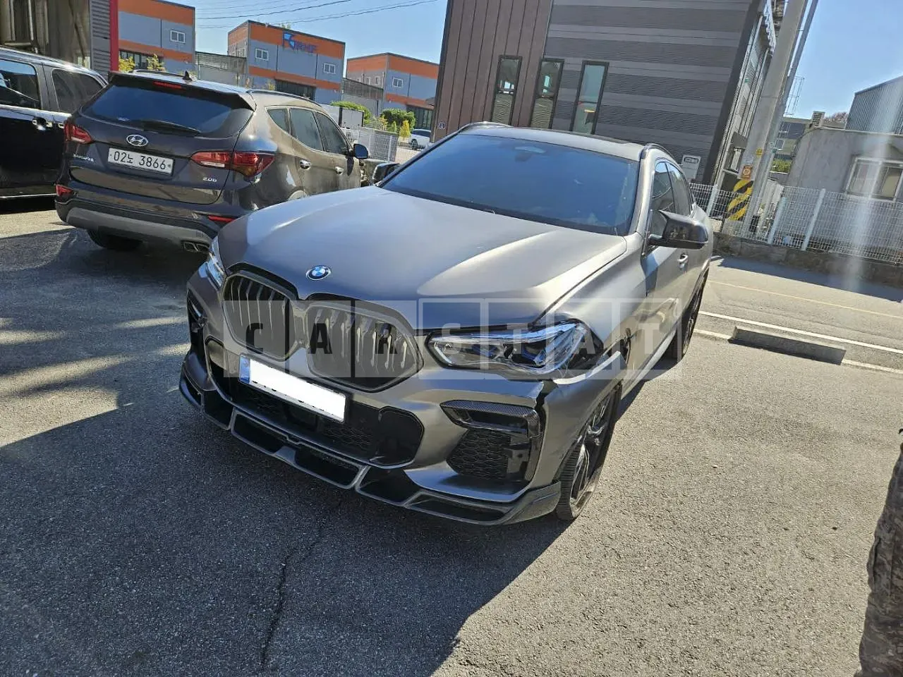 Photo 2 of 35: 2021 BMW X6 M50i, VIN WBACY8100M9E17977 — Korean insurance auction