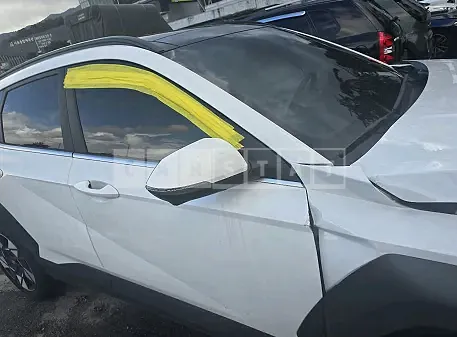 Photo 2 of 7: 2023 Hyundai Kona — Korean insurance auction