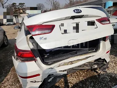 Photo 1 of 41: 2018 Kia K5 2.0, VIN KNAGT411BKA310888 — Korean insurance auction