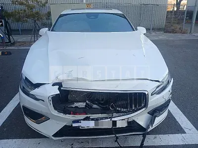 Photo 1 of 7: 2022 Volvo S60B5 — Korean insurance auction