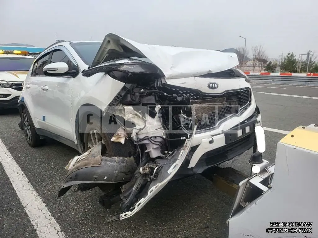 Photo 2 of 9: 2017 Kia Sportage, VIN KNAP6815GHK217023 — Korean insurance auction