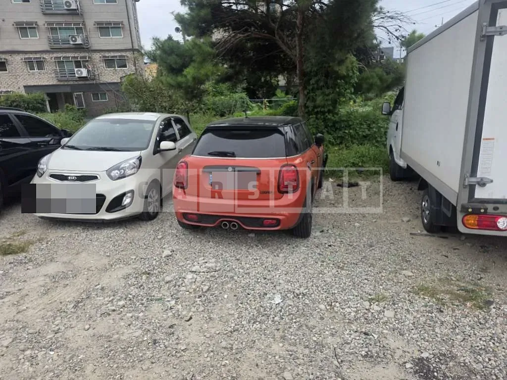 Photo 2 of 29: 2021 MINI Cooper S Five-Door — Korean insurance auction