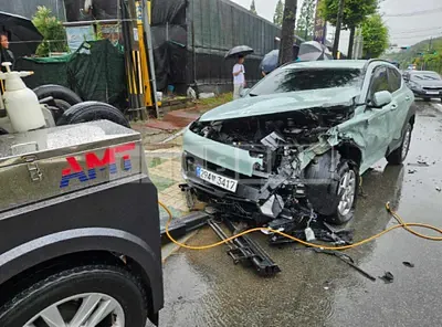 Photo 1 of 13: 2023 Hyundai Kona — Korean insurance auction