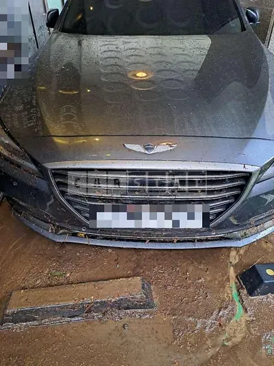 Photo 1 of 13: 2019 Genesis G80 3.3 — Korean insurance auction